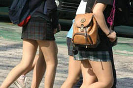 韓國校服:是個性感迷你裙 韓國校服:是個性感迷你裙