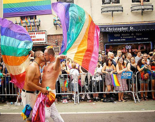 紐約同志大遊行 慶祝同志結婚法通過 紐約同志大遊行 慶祝同志結婚法通過