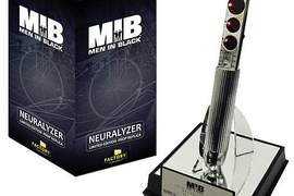 MIB記憶消除器 閃一下之後你就會認為凌凌漆很帥! MIB記憶消除器 閃一下之後你就會認為凌凌漆很帥!