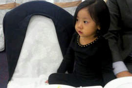 馬麻來炫耀一下四歲小女兒 可愛嗎~❤ 馬麻來炫耀一下四歲小女兒 可愛嗎~❤