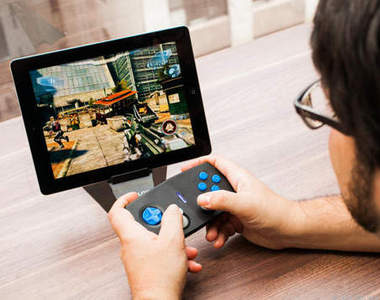 iPad專用搖控器Duo Gamer 拿來玩iOS遊戲爽度更是高吶~ iPad專用搖控器Duo Gamer 拿來玩iOS遊戲爽度更是高吶~