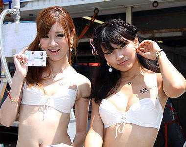 耐久賽美女又來了!這次能不能也提振一下士氣呢? 耐久賽美女又來了!這次能不能也提振一下士氣呢?