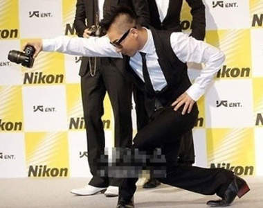 韓團的幽默拍照姿勢... 這樣比較搶鏡嗎?! 韓團的幽默拍照姿勢... 這樣比較搶鏡嗎?!