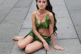 女媧娘娘下凡體會民情~臭氧層破洞改天有空再說吧(望) 女媧娘娘下凡體會民情~臭氧層破洞改天有空再說吧(望)