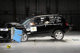 車大比較安全?Jeep親自下海證明這是錯的!(蓋章) 車大比較安全?Jeep親自下海證明這是錯的!(蓋章)