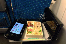出門搭新幹線也可以玩Wii U~第一台掌上型家機? 出門搭新幹線也可以玩Wii U~第一台掌上型家機?