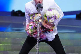 《Running Man李光洙》 誰跟他站在一起都還是矮半截... 《Running Man李光洙》 誰跟他站在一起都還是矮半截...