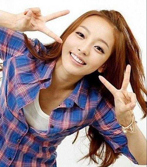 不會吧?難道具荷拉真的為愛失戀剪短髮? 不會吧?難道具荷拉真的為愛失戀剪短髮?