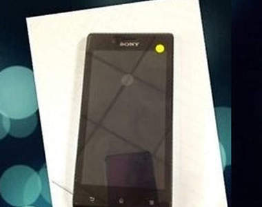 《Sony Xperia J》首款沒「小綠球」的Sony神秘新機 真機照又走光囉! 《Sony Xperia J》首款沒「小綠球」的Sony神秘新機 真機照又走光囉!