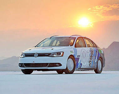 Hybrid車車能跑多快?看VW Jetta用破紀錄告訴你! Hybrid車車能跑多快?看VW Jetta用破紀錄告訴你!
