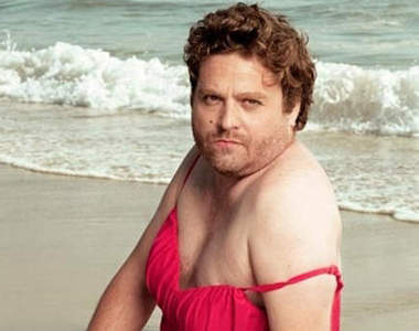 鬍子大叔 Zach Galifianakis 的撩人性感泳裝照♥ 鬍子大叔 Zach Galifianakis 的撩人性感泳裝照♥