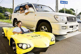 《世界最低車車》塞車的時候可以從下面鑽過去嗎?(誤) 《世界最低車車》塞車的時候可以從下面鑽過去嗎?(誤)