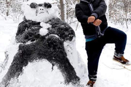 韓國初雪來了 雪人們冷冰冰的出爐啦~ 韓國初雪來了 雪人們冷冰冰的出爐啦~