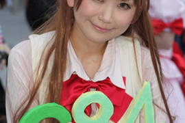 《C84 COSPLAY》40度高溫中依然熱血..太厲害了.. 《C84 COSPLAY》40度高溫中依然熱血..太厲害了..