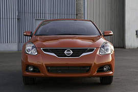 帥氣《Nissan Altima Coupe》還是到了下台一鞠躬的時後...... 帥氣《Nissan Altima Coupe》還是到了下台一鞠躬的時後......