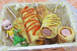 香噴噴《吐司熱狗》簡單料理也很美味( ̄﹁ ̄) 香噴噴《吐司熱狗》簡單料理也很美味( ̄﹁ ̄)