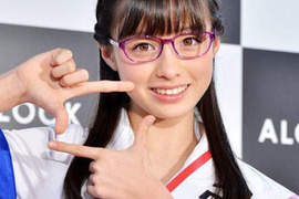 橋本環奈 變身眼鏡娘真的太~可~愛~惹 橋本環奈 變身眼鏡娘真的太~可~愛~惹