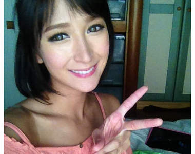 莉亞日本活動再開 怎麼跟記憶中的女神長得不太一樣? 莉亞日本活動再開 怎麼跟記憶中的女神長得不太一樣?