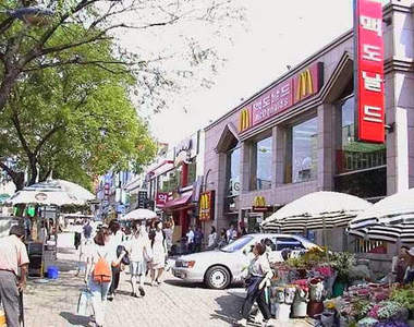 12年前的《清潭洞街拍》十幾年來繁華了好多啊...... 12年前的《清潭洞街拍》十幾年來繁華了好多啊......