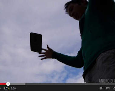 當LG G Flex「自癒」功能VS地表最硬水泥地 究竟誰先掛彩呢? 當LG G Flex「自癒」功能VS地表最硬水泥地 究竟誰先掛彩呢?