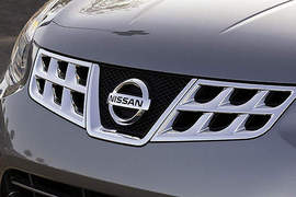 兩代同堂《Nissan Rogue》舊的不去新的照來? 兩代同堂《Nissan Rogue》舊的不去新的照來?