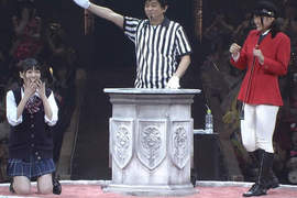 《AKB48猜拳大會2013》大家的造型才是觀戰重點?( 艸`*) 《AKB48猜拳大會2013》大家的造型才是觀戰重點?( 艸`*)