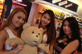 2013日本「MISS HOOTERS」女郎 選拔15強展開 2013日本「MISS HOOTERS」女郎 選拔15強展開