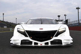 《Honda NSX Concept-GT》上戰場前先來個武力展示~ 《Honda NSX Concept-GT》上戰場前先來個武力展示~