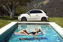 《Fiat 500C GQ版》義大利小可愛這回可飛遜了~(神氣) 《Fiat 500C GQ版》義大利小可愛這回可飛遜了~(神氣)