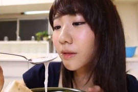 柏木由紀+山藥 GIF檔放下去挖賽~嗯!你懂的... 柏木由紀+山藥 GIF檔放下去挖賽~嗯!你懂的...
