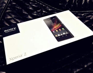 《Sony Xperia Z》日版發售前(?) 國外最新前零售版首發開箱~ 《Sony Xperia Z》日版發售前(?) 國外最新前零售版首發開箱~