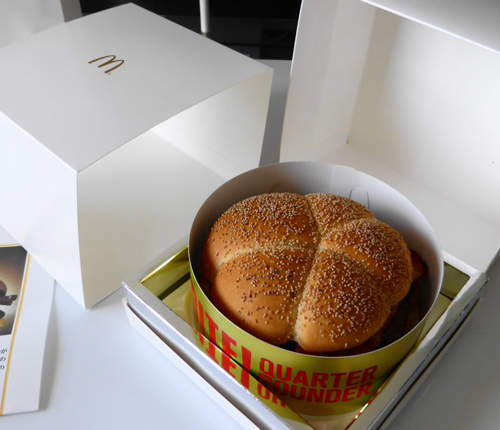 日本麥當勞1000日圓漢堡限量登場 實品是否也一樣高級呢?(奸) 日本麥當勞1000日圓漢堡限量登場 實品是否也一樣高級呢?(奸)