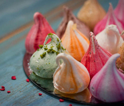 超可愛的《彩色蛋白霜》有成為下一股甜點流行的預感? 超可愛的《彩色蛋白霜》有成為下一股甜點流行的預感?