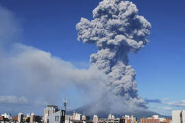 櫻島《火山灰罐頭》買一罐解決市民苦惱吧m(_ _)m 櫻島《火山灰罐頭》買一罐解決市民苦惱吧m(_ _)m