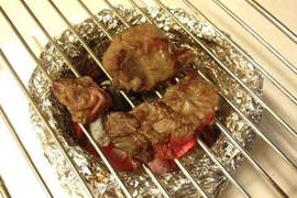 網友發明的《獨居燒肉套餐》在家也能享用烤肉的美味~(笑) 網友發明的《獨居燒肉套餐》在家也能享用烤肉的美味~(笑)