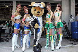 2013年《Super GT賽車女郎》在場邊也是很忙滴~ 2013年《Super GT賽車女郎》在場邊也是很忙滴~