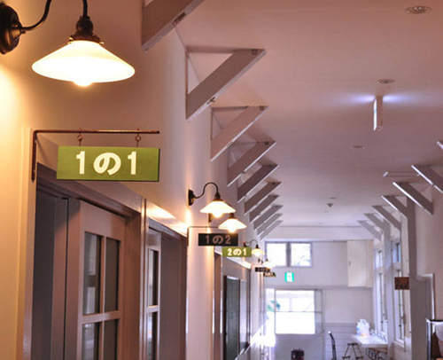 廢校小學改建成的溫泉旅館　怎麼有點可怕的感覺...