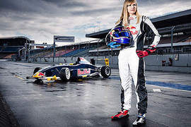 《Beitske Visser》紅牛簽下的18歲女賽車手~ 《Beitske Visser》紅牛簽下的18歲女賽車手~