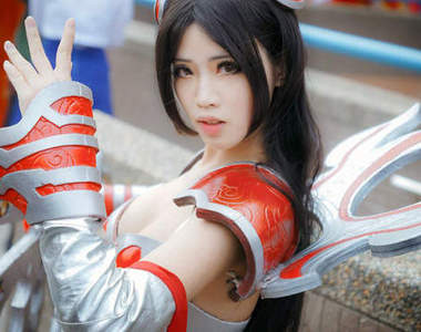《咪妃娘娘Julia》甜美小咪Cosplay狠角色殺氣滿點 《咪妃娘娘Julia》甜美小咪Cosplay狠角色殺氣滿點