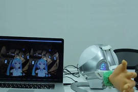 初音握手機 頭戴立體顯示器實現了前所未有的〝體驗〞 初音握手機 頭戴立體顯示器實現了前所未有的〝體驗〞