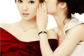 漂亮姊妹花《Jessica x Krystal》美美的代言海報是抄襲來的? 漂亮姊妹花《Jessica x Krystal》美美的代言海報是抄襲來的?