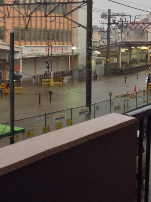 超多台风的日本 什么事情都有可能发生(惨)