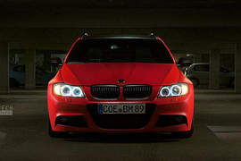 紅的明顯《BMW 3系列旅行車》恐怖扭力不會太超過嗎? 紅的明顯《BMW 3系列旅行車》恐怖扭力不會太超過嗎?