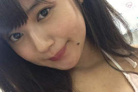 前田敦子模仿藝人《小林禮奈》結果一樣慘遭粉絲攻擊... 前田敦子模仿藝人《小林禮奈》結果一樣慘遭粉絲攻擊...