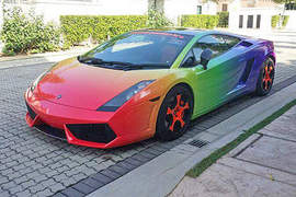 彩虹牛《Lamborghini Gallardo》是打翻調色盤嗎?(誤) 彩虹牛《Lamborghini Gallardo》是打翻調色盤嗎?(誤)