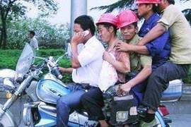 《瘋狂摩托車》臥虎藏龍的大街你能忍住不看嗎 《瘋狂摩托車》臥虎藏龍的大街你能忍住不看嗎