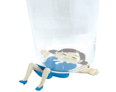 《杯底子》全新登場 離開杯緣的杯緣子竟然扁掉惹Σ(゚Д゚ノ)ノ 《杯底子》全新登場 離開杯緣的杯緣子竟然扁掉惹Σ(゚Д゚ノ)ノ