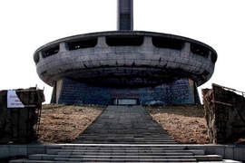 飛碟紀念碑Buzludzha 空無一人的保加利亞幽浮廢墟 飛碟紀念碑Buzludzha 空無一人的保加利亞幽浮廢墟
