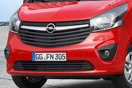 多才多藝《Opel Vivaro Combi》這回可不只能載貨喔 多才多藝《Opel Vivaro Combi》這回可不只能載貨喔