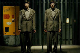 傑西艾森柏格《The Double》驚悚又精彩的預告 傑西艾森柏格《The Double》驚悚又精彩的預告